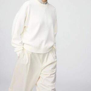 Uniqlo Classic Crewneck Sweatshirt Size M